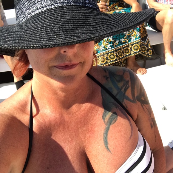 Meet Your Posher - Picture 6 of 8